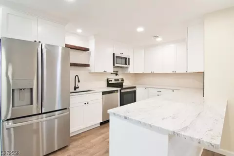 42 Summit Dr, Wantage, NJ 07461 photo 9