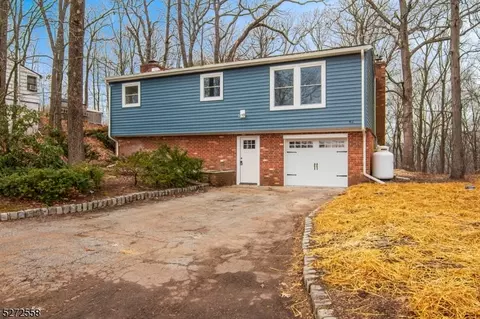 42 Summit Dr, Wantage, NJ 07461 photo 2