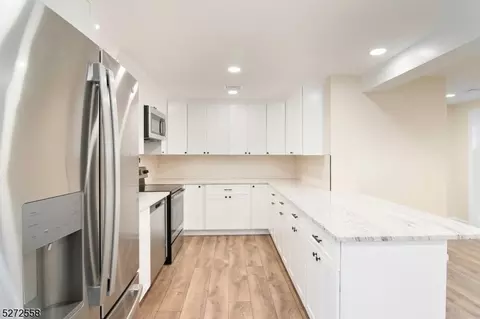 42 Summit Dr, Wantage, NJ 07461 photo 7