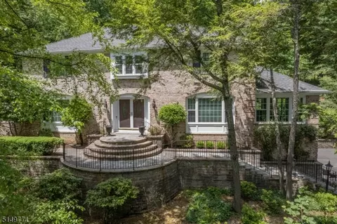 16 Lake Shore Dr, Montville, NJ 07045