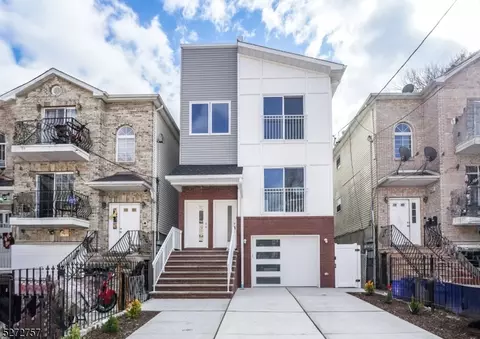 122 S 11th St, Newark, NJ 07107