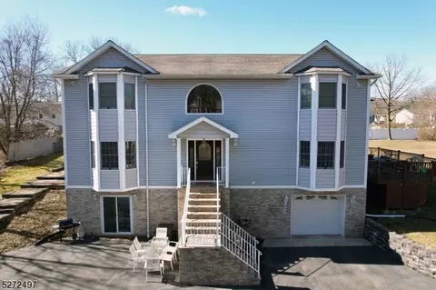 166 Conklintown Rd, Wanaque, NJ 07465