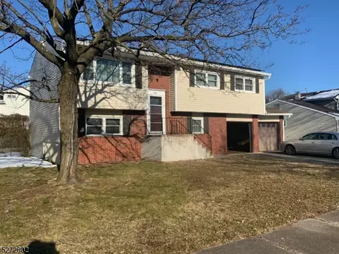 8 Robert C Keri Ct, Franklin Twp, NJ 08873