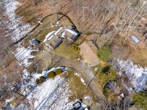 9 Doris Dr, Newton, NJ 07860