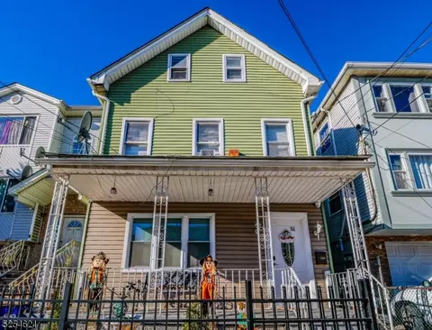 51 S 2nd St, Elizabeth City, NJ 07206