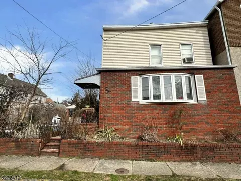 645 Mcgillvray Pl, Linden, NJ 07036