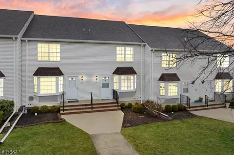 506 Wedgewood Cir, Flemington, NJ 08822