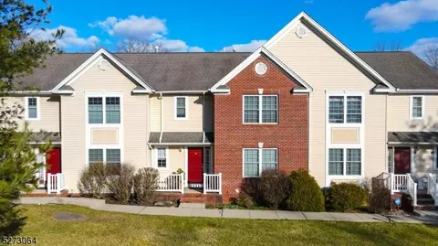 56 Henry Ct, Mount Arlington, NJ 07856