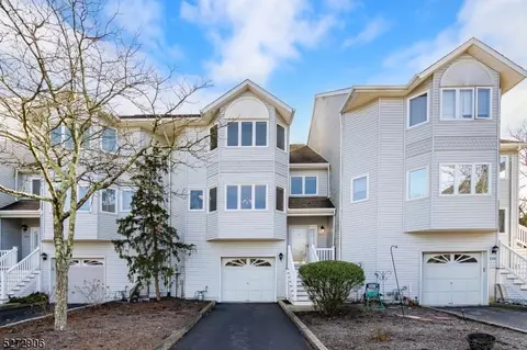 223 Azalea Ct, Toms River, NJ 08753