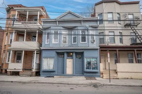 164 8th St, Passaic, NJ 07055