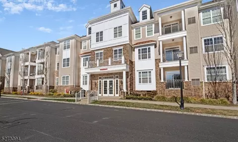 5109 Enclave Cir, Somerset, NJ 08873