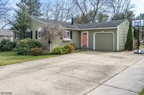 106 Kenneth Ln, Hackettstown, NJ 07840