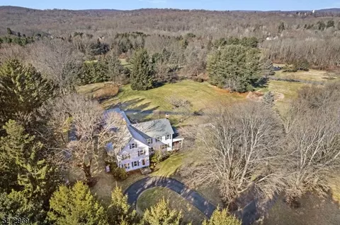 337 Hilltop Rd, Mendham, NJ 07945