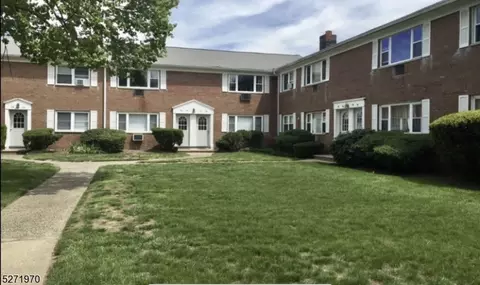 54 Manchester Ct, Wayne, NJ 07470