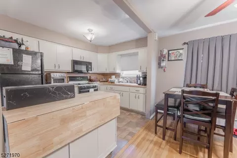 Kitchen - 54 Manchester Ct, Wayne, NJ 07470 photo 1 of 4