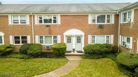 Exterior - 54 Manchester Ct, Wayne, NJ 07470 photo 2 of 3