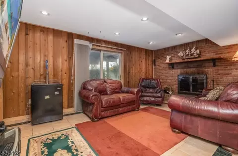 4 Lehigh Ln, Middlesex, NJ 08846 photo 18
