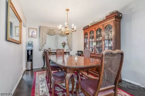 4 Lehigh Ln, Middlesex, NJ 08846 photo 4
