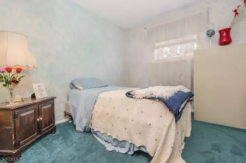 4 Lehigh Ln, Middlesex, NJ 08846 photo 12