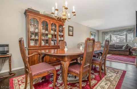 4 Lehigh Ln, Middlesex, NJ 08846 photo 5