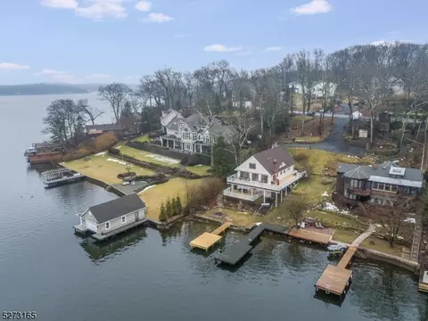 247 Maxim Dr, Hopatcong, NJ 07843