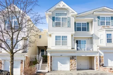1080 Shadowlawn Dr, Green Brook, NJ 08812