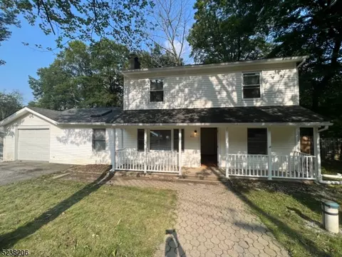 122 E Lakeside Dr, Highland Lakes, NJ 07422