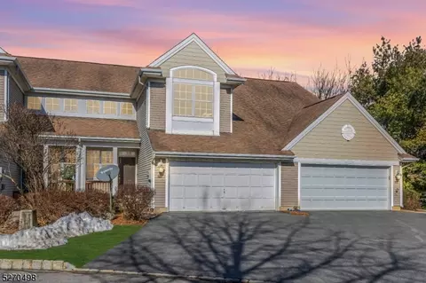 1115 Highland Ct, Stewartsville, NJ 08886