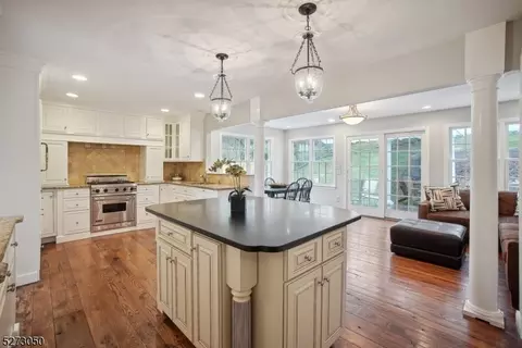 734 River Rd, Chatham Twp, NJ 07928