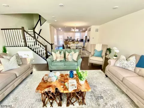 10 Colgate Dr, Morristown, NJ 07960