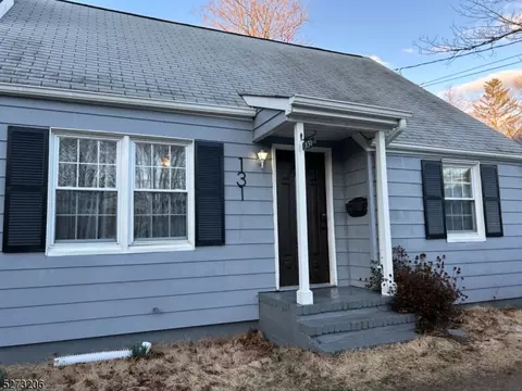 131 W Hanover Ave, Morris Plains, NJ 07950