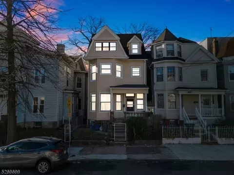 235 S 7th St, Newark, NJ 07103