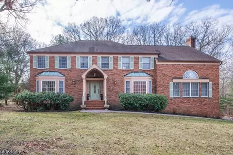 9 Chambers Pl, Randolph, NJ 07869