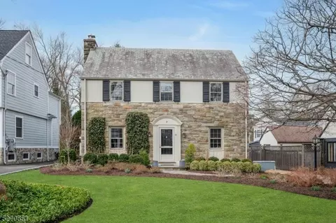 9 Midland Ter, Summit, NJ 07901 photo 2