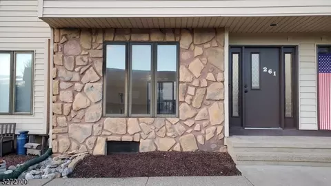 261 Seminole Rd, Lafayette, NJ 07848