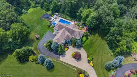 72 Alize Dr, Kinnelon, NJ 07405