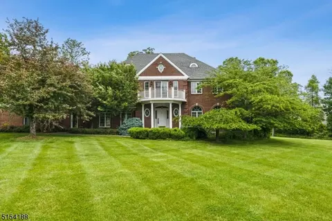 16 Quail Run, Warren, NJ 07059