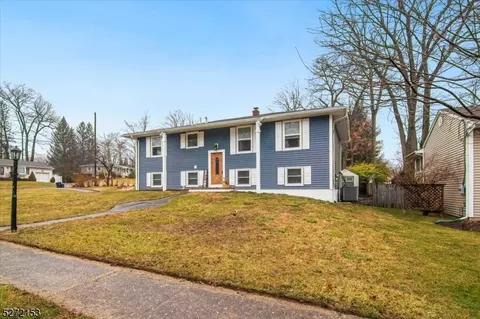 6 Summit Rd, Jefferson, NJ 07438