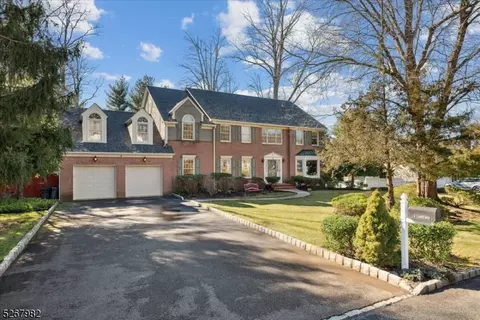 5 Langford Dr, Mendham Twp, NJ 07945