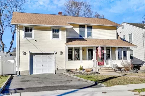 12 Hamilton St, Bloomingdale, NJ 07403
