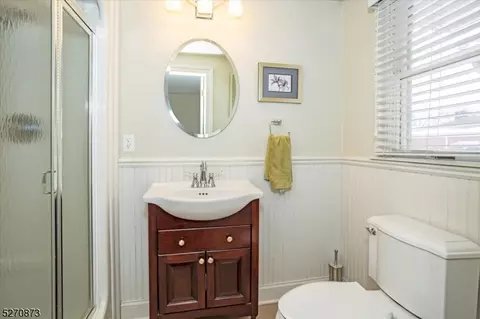 8 Hooker Ave, Middlesex, NJ 08846 photo 12