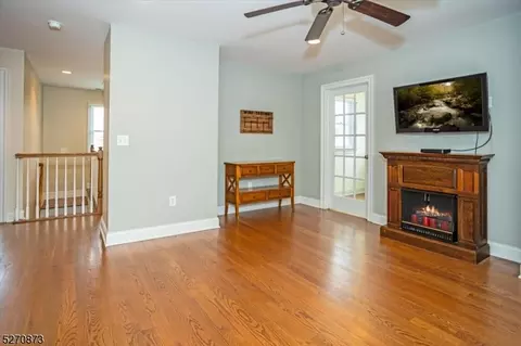 8 Hooker Ave, Middlesex, NJ 08846 photo 17