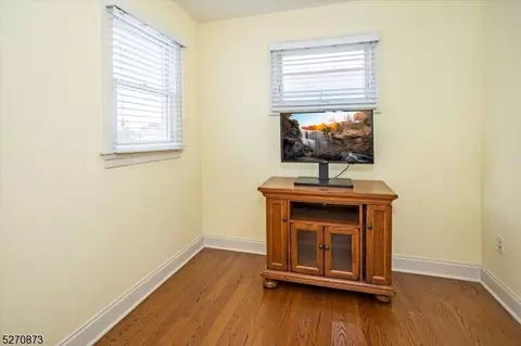 8 Hooker Ave, Middlesex, NJ 08846 photo 21