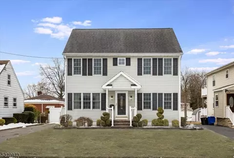 8 Hooker Ave, Middlesex, NJ 08846