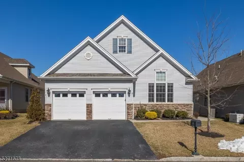9 Hale Pl, Franklin Twp, NJ 08873
