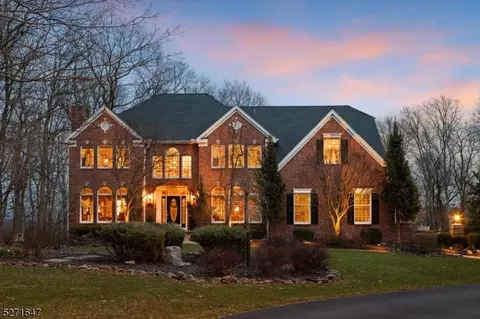 15 Cardinal Way, Flemington, NJ 08822