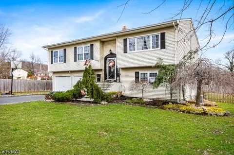6 Lexington Ave, Bound Brook, NJ 08805
