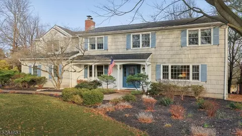 30 Riverview Ter, Hillsborough, NJ 08844