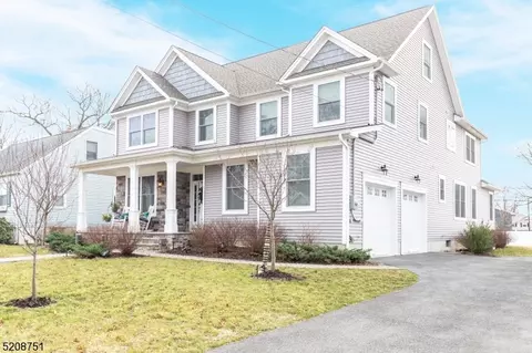 29 Ferndale Pl, Metuchen, NJ 08840