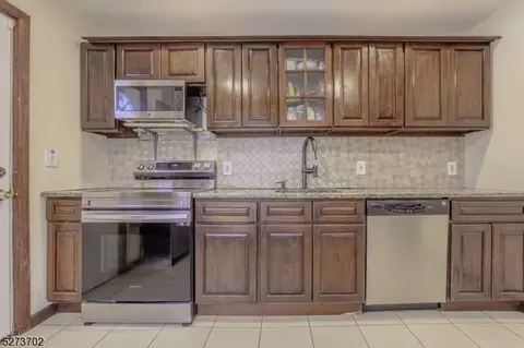 57 Independence Dr, Roselle, NJ 07203 photo 8